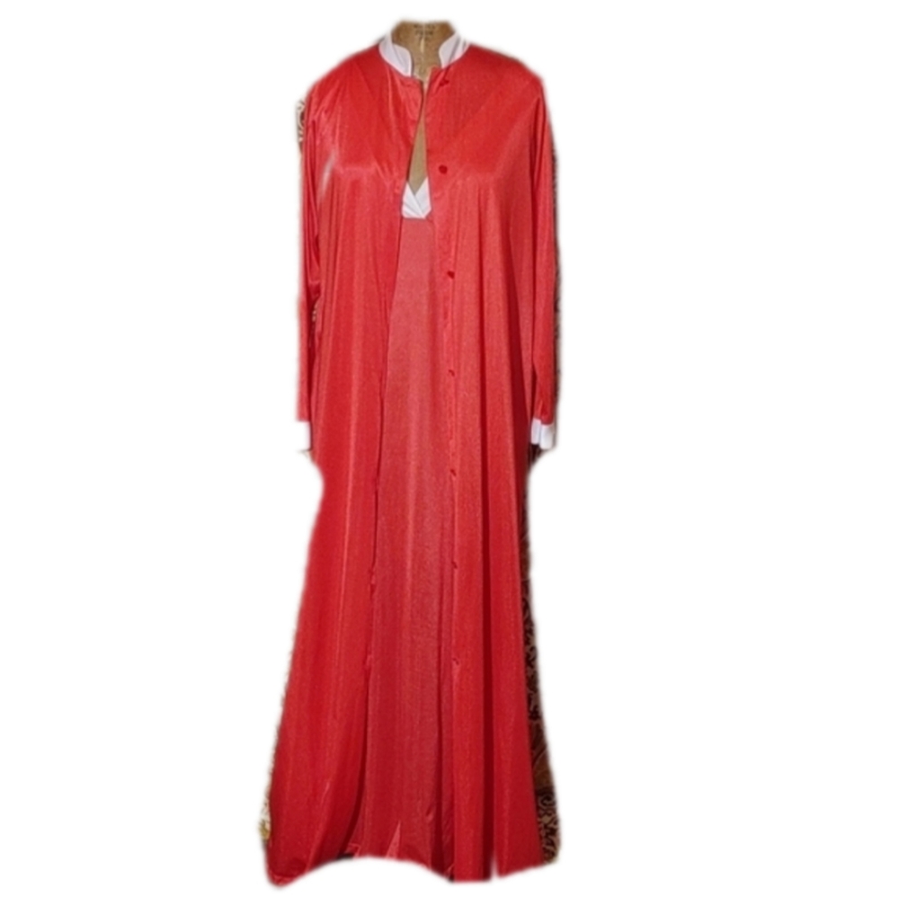 Vtg 70s night gown & robe set-  Reminds Me Of A Catholic Cardinal Getup